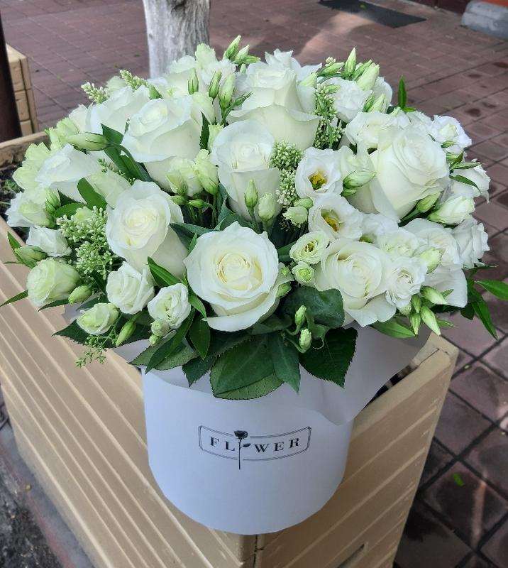 Які квіти найкраще підійдуть до коробки